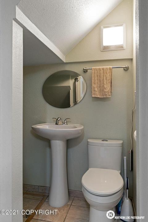 9301 Biorka Cir, Eagle River, AK 99577 photo 15