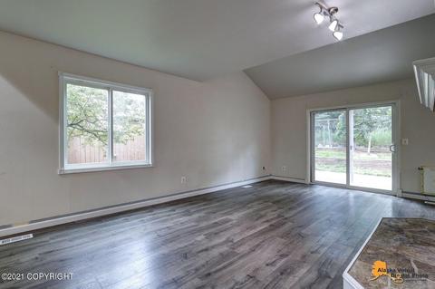 1820 Commodore Dr, Anchorage, AK 99507 photo 7