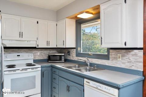 4931 E 5th Ave, Anchorage, AK 99504 photo 7