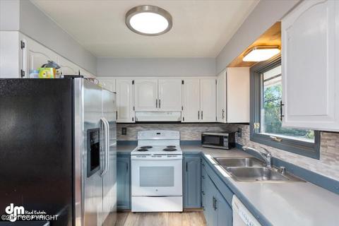 4931 E 5th Ave, Anchorage, AK 99504 photo 6