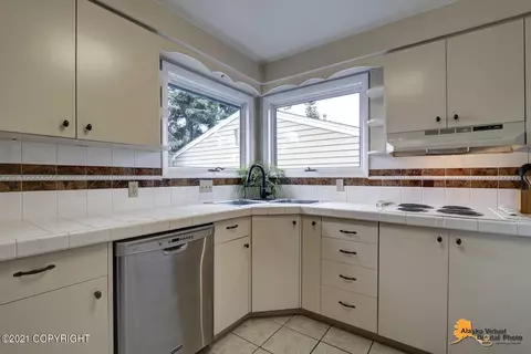 4319 E 5th Ave, Anchorage, AK 99508 photo 16