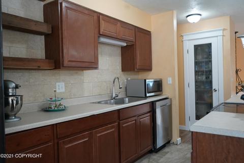 5826 E 9th Ct, Anchorage, AK 99504 photo 5