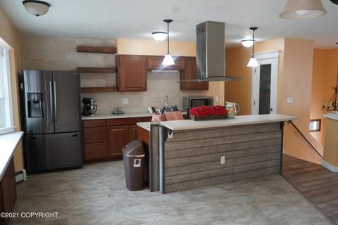 5826 E 9th Ct, Anchorage, AK 99504 photo 4