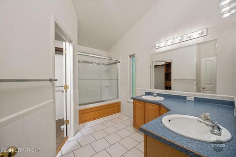 8400 Berry Patch Dr, Anchorage, AK 99502 photo 28