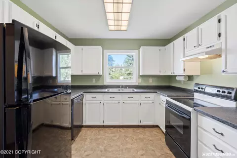 6721 E 12th Ave, Anchorage, AK 99504 photo 9