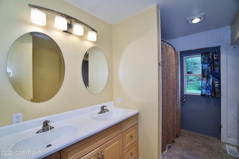 1941 S River Dr, Eagle River, AK 99577 photo 18