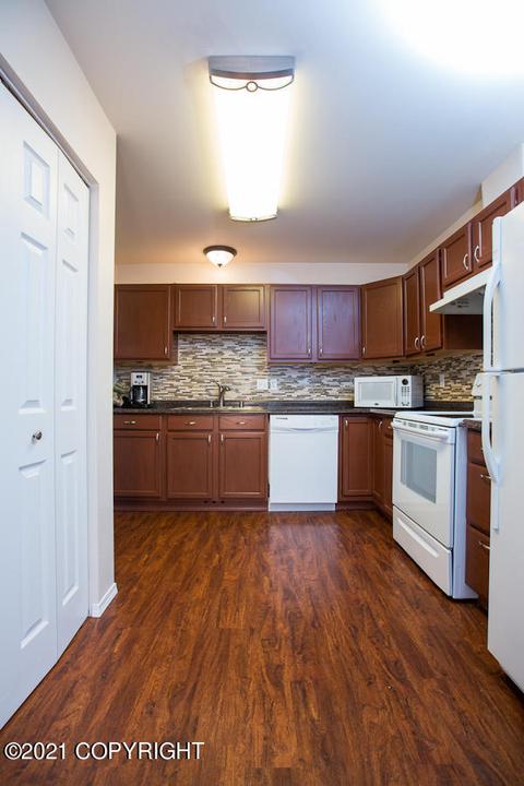 11953 Town Park Cir, Eagle River, AK 99577 photo 9