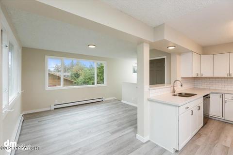 4336 E 6th Ave, Anchorage, AK 99508 photo 10