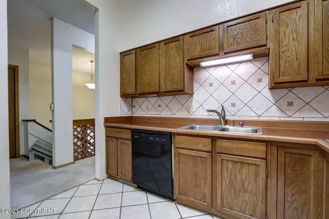 8010 E 32nd Ave, Anchorage, AK 99508 photo 7