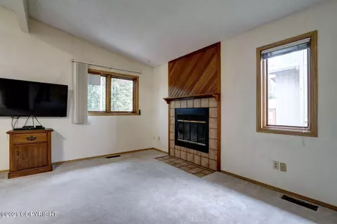 8010 E 32nd Ave, Anchorage, AK 99508 photo 4