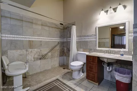 8010 E 32nd Ave, Anchorage, AK 99508 photo 10