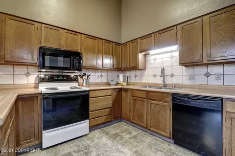 8010 E 32nd Ave, Anchorage, AK 99508 photo 38