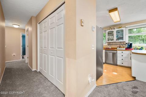 9727 Wren Ln, Eagle River, AK 99577 photo 21