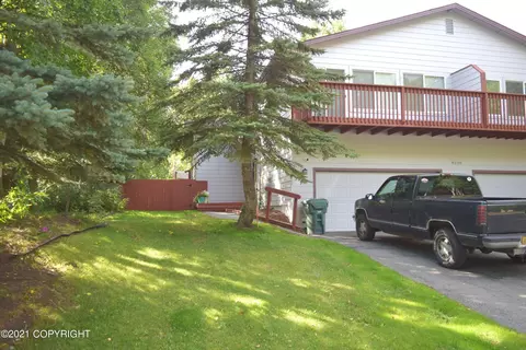 8220 Mentra St, Anchorage, AK 99518 photo 2