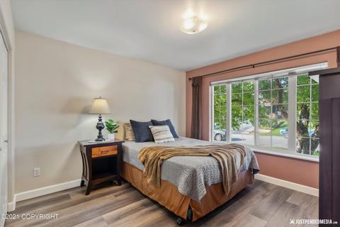 8151 Berry Patch Dr, Anchorage, AK 99502 photo 5