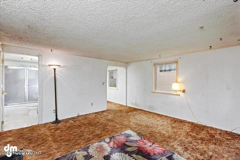 525 Irwin St, Anchorage, AK 99508 photo 4