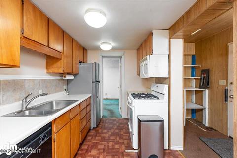 525 Irwin St, Anchorage, AK 99508 photo 8