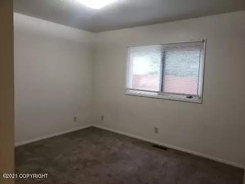 887 E 76th Ave, Anchorage, AK 99518 photo 9