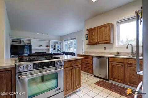 7450 Setter Dr, Anchorage, AK 99502 photo 12