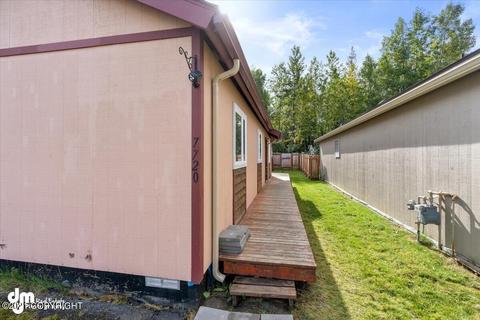 7720 Chaimi Loop, Anchorage, AK 99504 photo 4