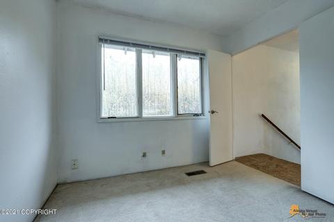 1055 E 17th Ave, Anchorage, AK 99501 photo 18