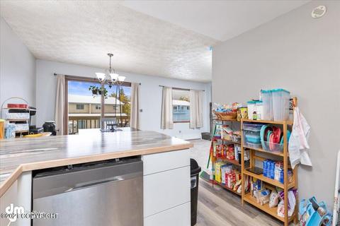 18516 Neumann Cir, Eagle River, AK 99577 photo 9