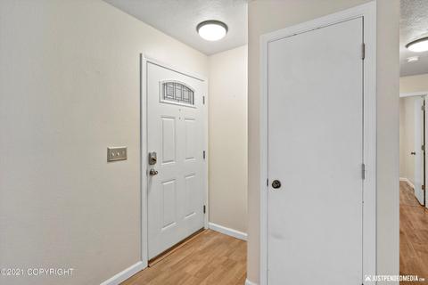 1844 Bellevue Loop, Anchorage, AK 99515 photo 2
