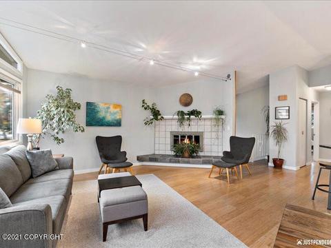 6741 Pickwick Pl, Anchorage, AK 99504 photo 6
