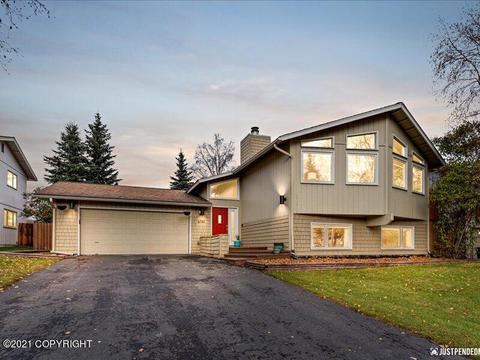 6741 Pickwick Pl, Anchorage, AK 99504 photo 1