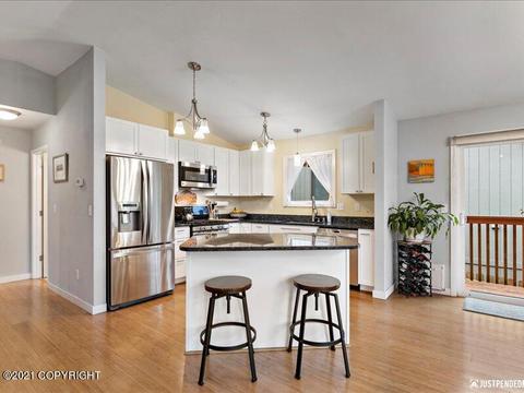 6741 Pickwick Pl, Anchorage, AK 99504 photo 9
