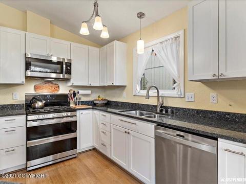 6741 Pickwick Pl, Anchorage, AK 99504 photo 11