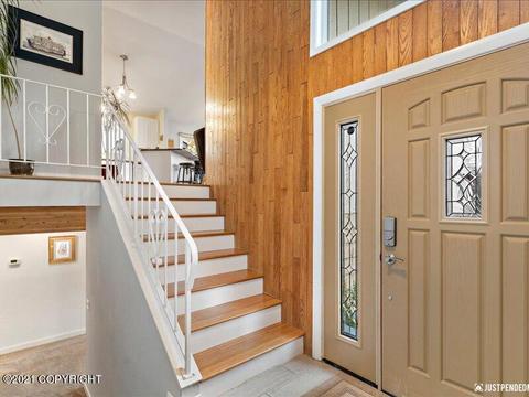 6741 Pickwick Pl, Anchorage, AK 99504 photo 3