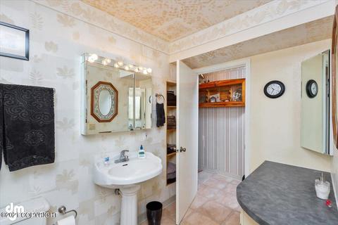 9020 Lance Cir, Anchorage, AK 99502 photo 15