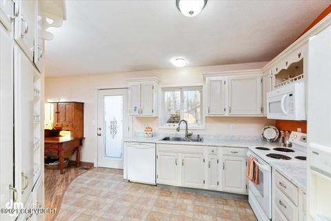 9020 Lance Cir, Anchorage, AK 99502 photo 7