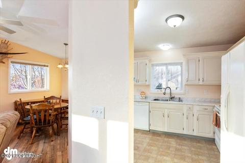 9020 Lance Cir, Anchorage, AK 99502 photo 6