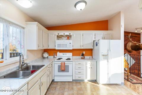 9020 Lance Cir, Anchorage, AK 99502 photo 8
