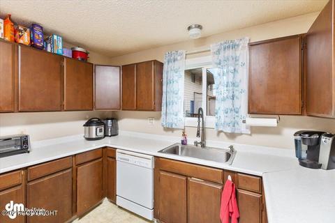 4535 E 8th Ave, Anchorage, AK 99508 photo 3