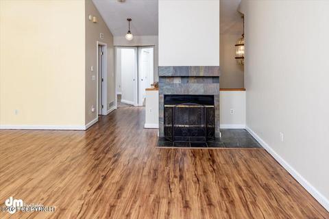 9305 Hall Cir, Eagle River, AK 99577 photo 4