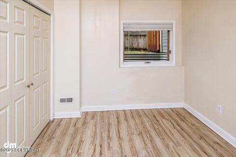 9305 Hall Cir, Eagle River, AK 99577 photo 18
