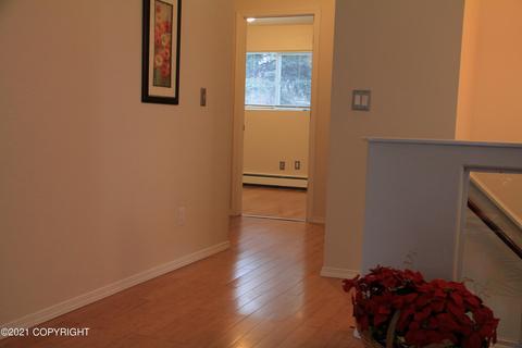 327 Thomas Cir, Anchorage, AK 99508 photo 8