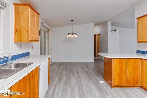 21234 Jayhawk Dr, Chugiak, AK 99567 photo 9