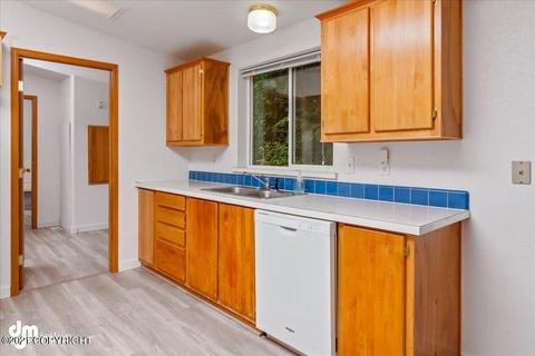 21234 Jayhawk Dr, Chugiak, AK 99567 photo 13