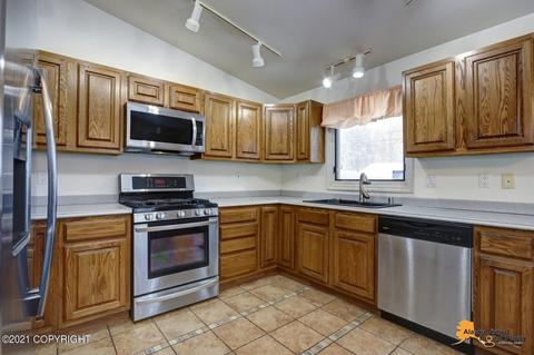 8015 E 3rd Ave, Anchorage, AK 99504 photo 19