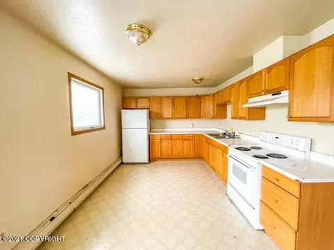 3924 E 8th Ave, Anchorage, AK 99508 photo 8