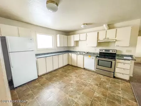 3924 E 8th Ave, Anchorage, AK 99508 photo 3