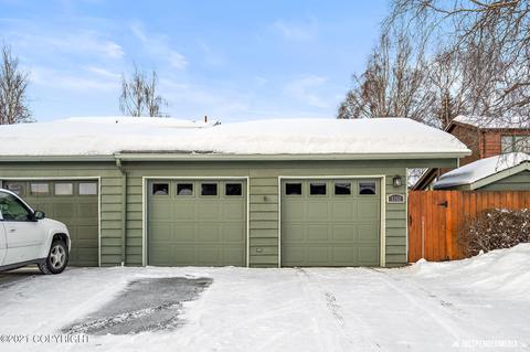 3352 Wiley Post Loop, Anchorage, AK 99517 photo 2