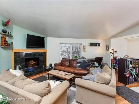5301 E 30th Ave, Anchorage, AK 99508 photo 4