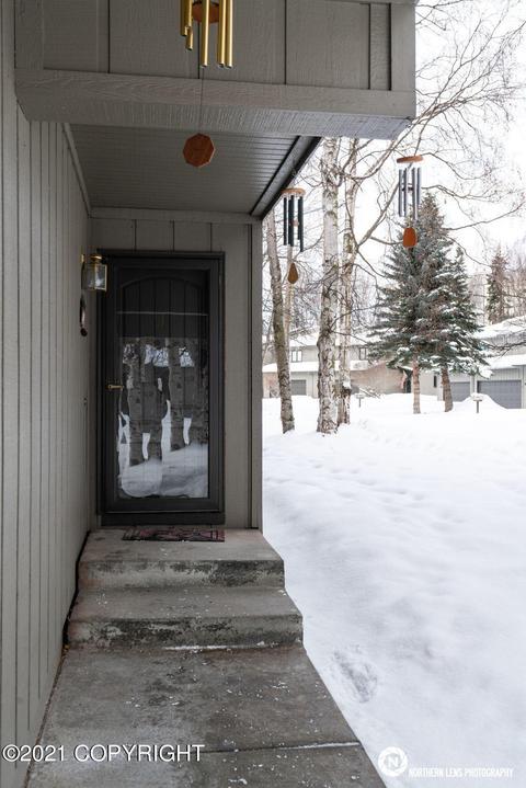 600 Highlander Cir, Anchorage, AK 99518 photo 2