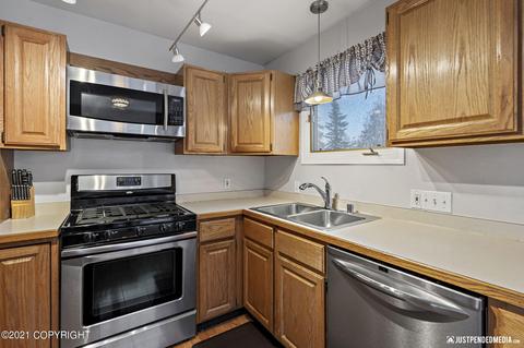 1909 E 38th Ave, Anchorage, AK 99508 photo 13
