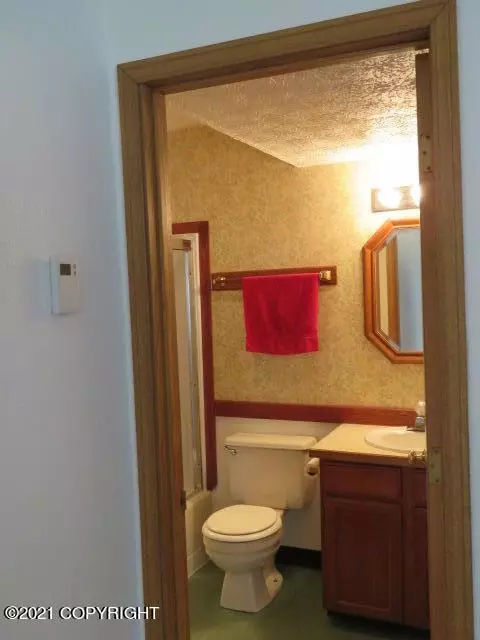2301 E 68th Ave, Anchorage, AK 99507 photo 8